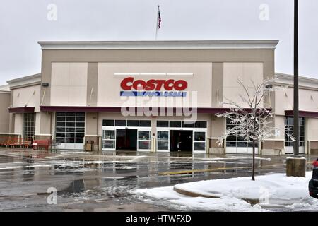 Costco Wholesale Ladenfront während des Wintersturms Stella Stockfoto