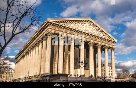 Sonne Bäder der L'Église De La Madeleine eine römisch-katholische Kirche befindet sich in Paris Frankreich. Stockfoto