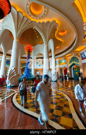 Eingangshalle. Atlantis, The Palm Hotel. Palm Jumeirah. Dubai Stadt.  Dubai. Vereinigte Arabische Emirate. Stockfoto