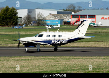 Piper PA46 - 350P Malibu Mirage Staverton Airfield, Gloucestershire, UK (N394SE) Stockfoto