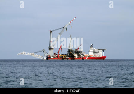 Die sieben Borealis, eine Verlegung und schweres Heben Schiff betrieben von Subsea 7, liegen vor der Küste von Limassol, Zypern. Stockfoto