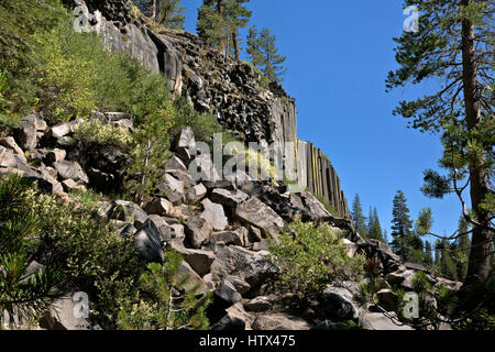 CA03040-00... Kalifornien - Wand des säulenförmigen Basalt am Devils Postpile National Monument. Stockfoto