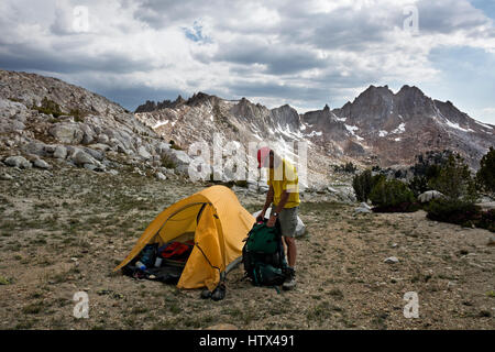 CA03061-00... Kalifornien - Campingplatz unter Silver Pass entlang der JMT/PCT in die John Muir Wilderness Area. Stockfoto