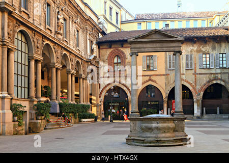 Mailand, Italien - 12. November 2013: Antike Piazza dei Mercanti in Milano, Italien im 12. November 2013. Stockfoto