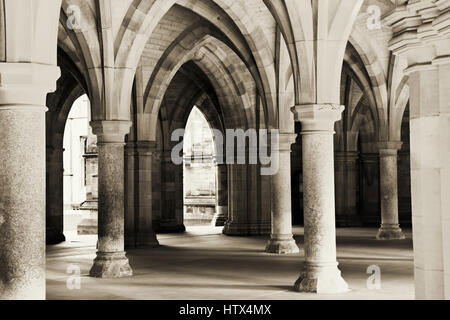 Bögen in Glasgow Universitätsgebäude. Schottland, Vereinigtes Königreich Stockfoto