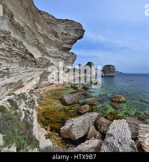 Küste in der Nähe von Bonifacio Stockfoto