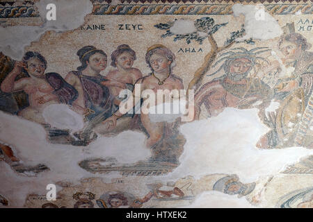 Mosaik im Haus des Aion, Nea Paphos, Zypern zeigt Leda und ihren damit verbundenen Zofen. Stockfoto