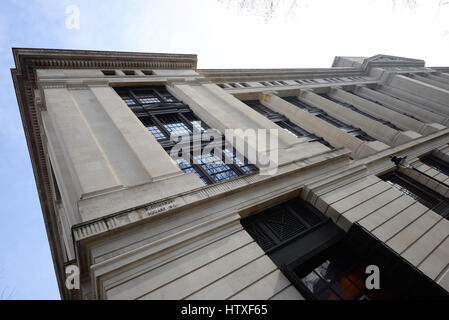 Victoria House ist ein Grad II aufgeführten neoklassischen Gebäude, gelegen am Bloomsbury Square in London. Victoria-Haus wurde in den 1920er Jahren erbaut. Stockfoto