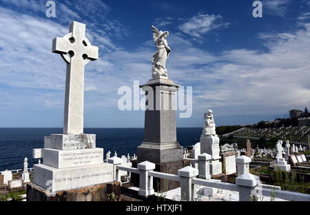 Waverley Cemetery ist ein Staat denkmalgeschützten Friedhof an einem legendären Ort in Sydney. Es ist bekannt für seine weitgehend intakten viktorianischen und edwardianischen monu Stockfoto