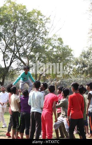 Studenten Performing Art Game, Childrens Park, Neu Delhi, Indien (© Saji Maramon) Stockfoto