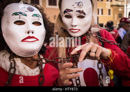 Rom, Italien. 15. März 2017. A zu protestieren vor Piazza Montecitorio gegen die "Bolkestein" die Eigentümer die Badeanstalten von ganz Italien. Bildnachweis: Andrea Ronchini/Pacific Press/Alamy Live-Nachrichten Stockfoto