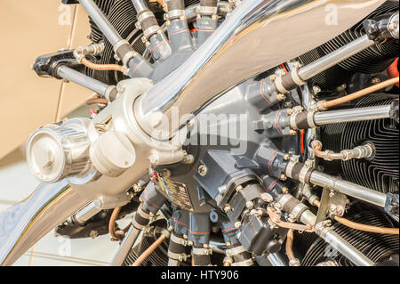 Nahaufnahme eines Oldtimer-Flugzeuge-Propeller-Motor Stockfoto