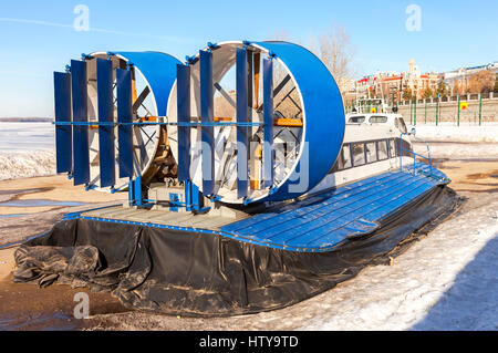 Turbo-Prop-Motor der ein Marine Hovercraft auf dem Eis der zugefrorenen Fluss Stockfoto