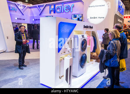 LAS VEGAS - JAN 08: Die Haier-Stand auf der CES in Las Vegas statt, am 6. Januar 2017, CES ist die weltweit führenden Unterhaltungselektronik Messe. Stockfoto