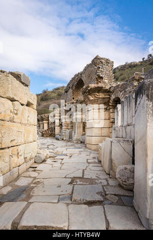 Bath Road in den Ruinen von Ephesos in Selcuk, Türkei Stockfoto