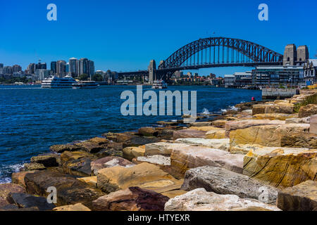 Sydney Harbour Bridge gesehen von Barangaroo Park, Sydney, New South Wales, Australien Stockfoto