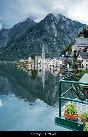 Hallstatt Dorf und See, Obertraun, Gmunden, Österreich Stockfoto