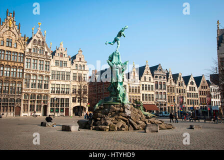 Alte Stadt von Antwerpen mit typischen alten Häusern, Belgien Stockfoto