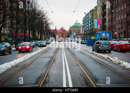 Göteborg, Schweden - Januar 31: Blick über die Straße mit Straßenbahnschienen und Auto vorbei an Wintertag am 31. Januar 2015 Stockfoto