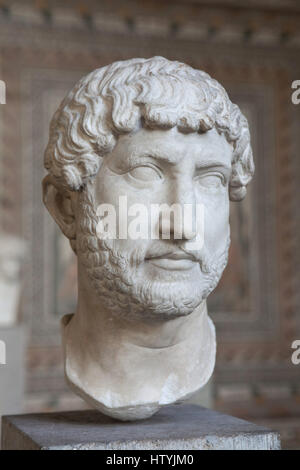 Leiter des Roman Emperor Hadrian (Regierungszeit 117-138 n. Chr.) auf dem Display in der Glyptothek in München, Bayern, Deutschland. Stockfoto