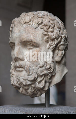 Kopf des Herakles. Römische Kopie nach einem griechischen Original von ca. 360 v. Chr. auf dem Display in der Glyptothek in München, Bayern, Deutschland. Stockfoto