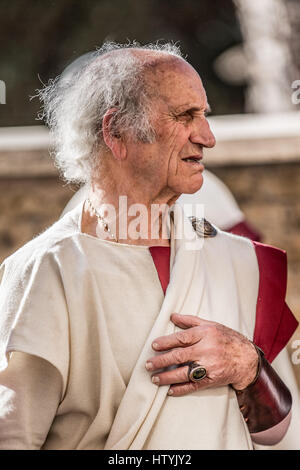 Rom - Reenactment von der Ermordung des Kaisers Julius Caesar an den Iden des März von der Gruppo Storico Romano, Largo di Torre Argen Stockfoto