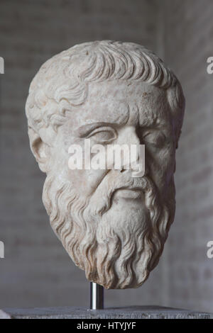 Klassische griechische Philosoph Platon (427-348 v. Chr.). Römische Kopie nach einem griechischen Original von einer Statue von Silanion ab etwa 340 v. Chr. auf dem Display in der Glyptothek in München, Bayern, Deutschland. Stockfoto