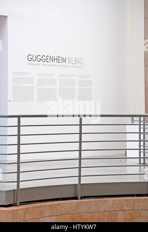 Bilbao, Spanien: das Interieur des Guggenheim Museum Bilbao, das Museum für moderne und zeitgenössische Kunst, entworfen von dem Architekten Frank Gehry Stockfoto