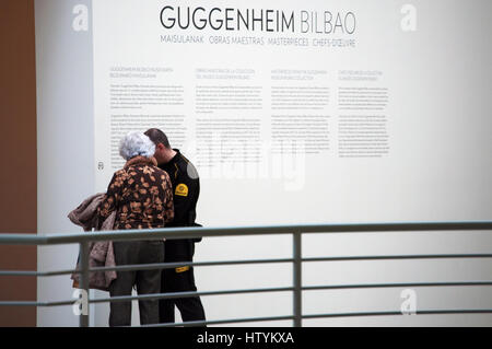 Bilbao, Spanien: das Interieur des Guggenheim Museum Bilbao, das Museum für moderne und zeitgenössische Kunst, entworfen von dem Architekten Frank Gehry Stockfoto