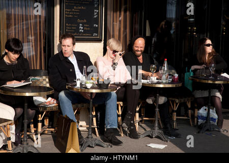 Terrasse auf einer Straße. Stockfoto