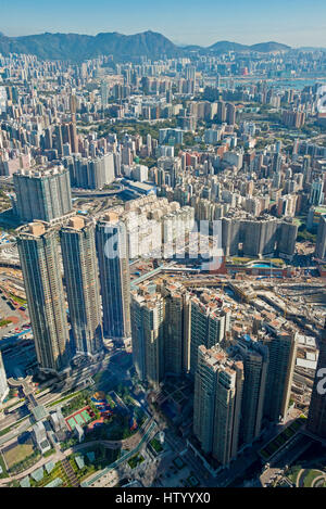 Eine Antenne Stadtbild Ansicht des Bereichs Yau Ma Tei von Kowloon in Hong Kong Sky100 am ICC Gebäude entnommen. Stockfoto