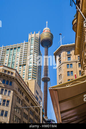 Australien, New South Wales, Sydney, Maulwurf Blick von der Market Street mit Queen Victoria Building Ans Sydney Tower Stockfoto