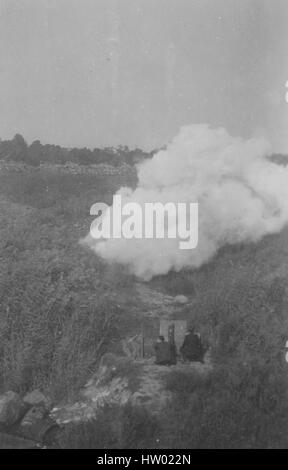 Prüfung von einem Raketentriebwerk an Greenwood Lake, New York, sollte die Frido Kesslers Rakete Airline Corp, 1935 in einer Post-Lieferung-Raketenflugzeug verwendet werden. Stockfoto