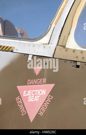 Schleudersitz Zeichen auf Kampfjet-cockpit Stockfoto