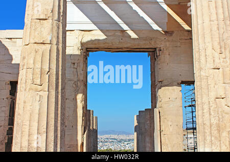 Propyläen ist das monumentale Tor zur Akropolis, Propyläen entstand unter der allgemeinen Richtung der Athenian Führer Perikles, Athen Stockfoto