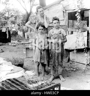 DOROTHY LANGE (1895-1965) US-amerikanischer Dokumentarfotograf.  Ihr Foto für die FSA einer armen Familie von Oklahoma im Jahr 1936 Stockfoto