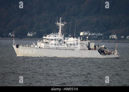 HNLMS Makkum (M857), eine Blume-Klasse (Tripartite) Minehunter der Royal Netherlands Navy, zu Beginn der Übung Joint Warrior 14-2. Stockfoto