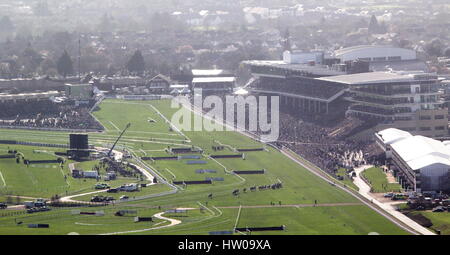 Prestbury, Cheltenham, Vereinigtes Königreich. 15. März 2017. Blick auf das Cheltenham Festival Rennen am 2. Tag zeigt das Rennen 14:50. Foto: Credit: Tony Henshaw/Alamy Live-Nachrichten Stockfoto