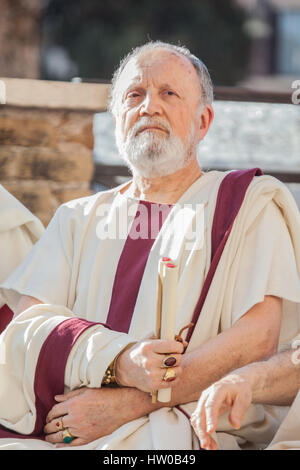 Reenactment der "Iden des März", die "Tötung durch einige römische Senatoren von Gaius Julius Caesar. Unterstützt von seinem Sohn Brutus. Die auf dem Aventin-Hügel stattfand. Stockfoto