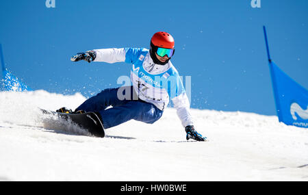 Sierra Nevada, Spanien. 14. März 2017. Vic Wild (Russland), während die Männer Parallelslalom der FIS Snowboard-Weltmeisterschaften am 14. März 2016 in Sierra Nevada, Spanien. Bildnachweis: David Gato/Alamy Live-Nachrichten Stockfoto