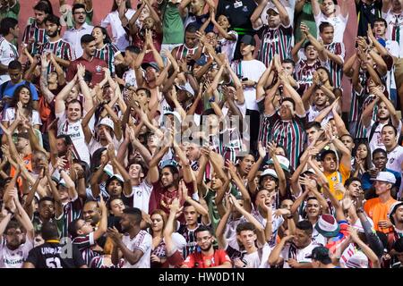 Mesquita, Brasilien. 15. März 2017. Ventilatoren für Fluminense Vs Criciuma von Brasilien-Cup statt im Stadion Giulite Coutinho in Mesquita, RJ. Bildnachweis: Celso Pupo/FotoArena/Alamy Live-Nachrichten Stockfoto