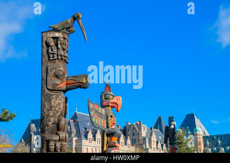 Totempfähle, Thunderbird Park Royal British Columbia Museum in Victoria, British Columbia, Kanada Stockfoto