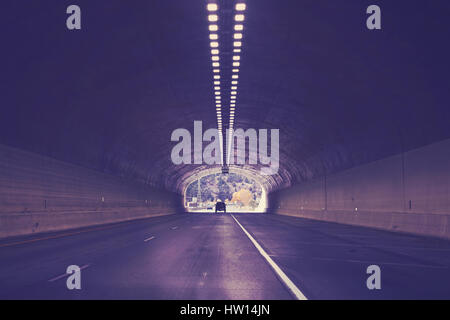 Tunnel am interstate-Highway 70, Farbe getönt Bild, Colorado, USA. Stockfoto