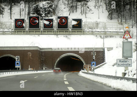 Rennsport-Steig-Tunnel, Rennsteigtunnel Stockfoto