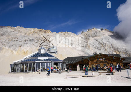 Zupsitze mit Sonnen Alpine, Zupsitze Mit Sonn Alpin Stockfoto