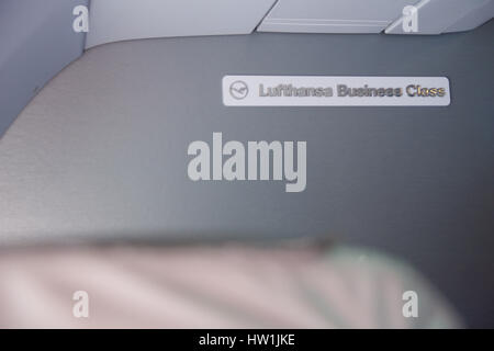 OSLO, Norwegen - 21. Januar 2017: Morgenflug von Oslo nach München mit Lufthansa in der Business Class. Es gibt keinen Unterschied zwischen der Wirtschaft und der Stockfoto