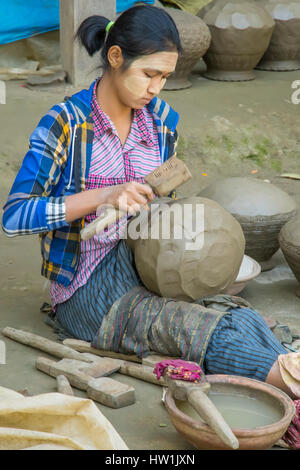 Terracotta Topf Dekoration in Yandabo, Myanmar Stockfoto