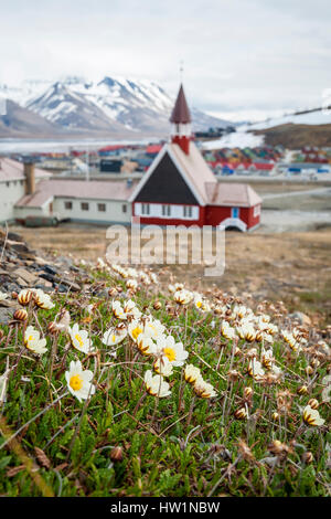 Kirche im Sommer in Longyearbyen, Svalbard, Norwegen Stockfoto