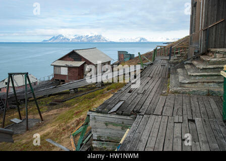 Verlassene Häuser in Barentsburg, russische Siedlung in Svalbard, Norwegen Stockfoto