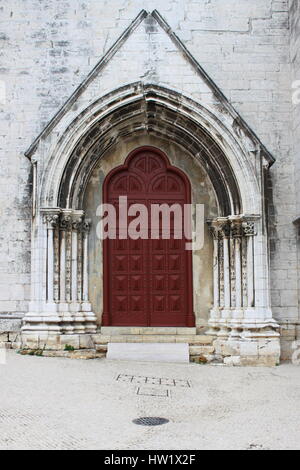 Gotisches Portal die Carmo Kirche und Kloster in Lissabon, Portugal Stockfoto